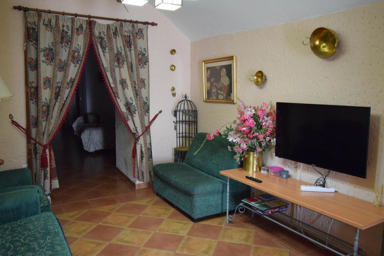 Apartamentos Horno Y Casa De Dulce Purullena Bagian luar foto
